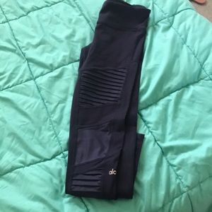 Alo yoga pants